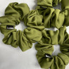 Olivová saténová scrunchie do vlasů | Emies