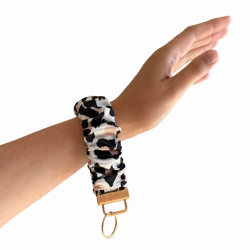 Leopardí saténová klíčenka s autorským tiskem | Emies